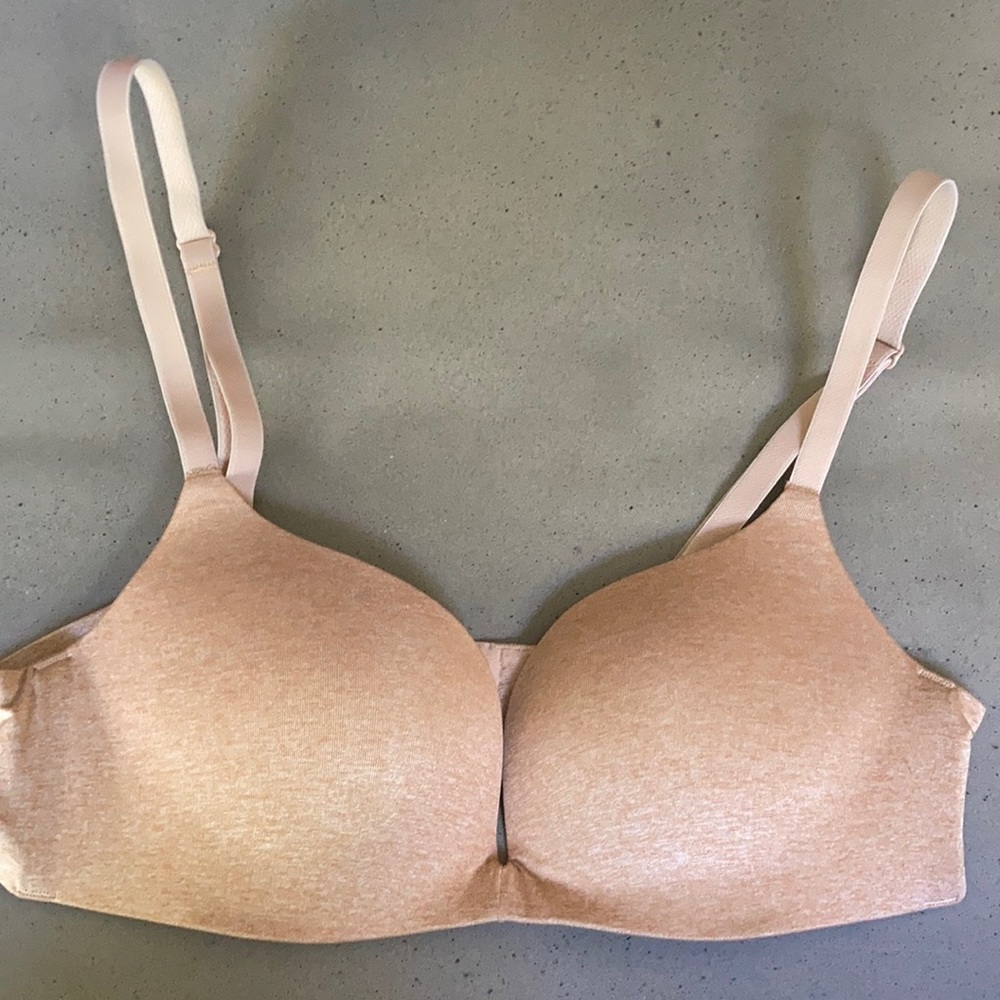 Nude wire free 32A bra